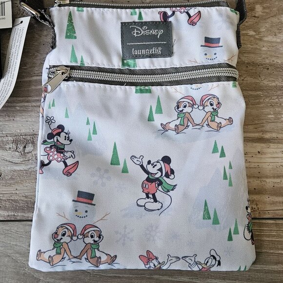 Disney Loungefly Mickey & Friends 4Holiday White Crossbody Bag Passport Purse - Picture 2 of 14